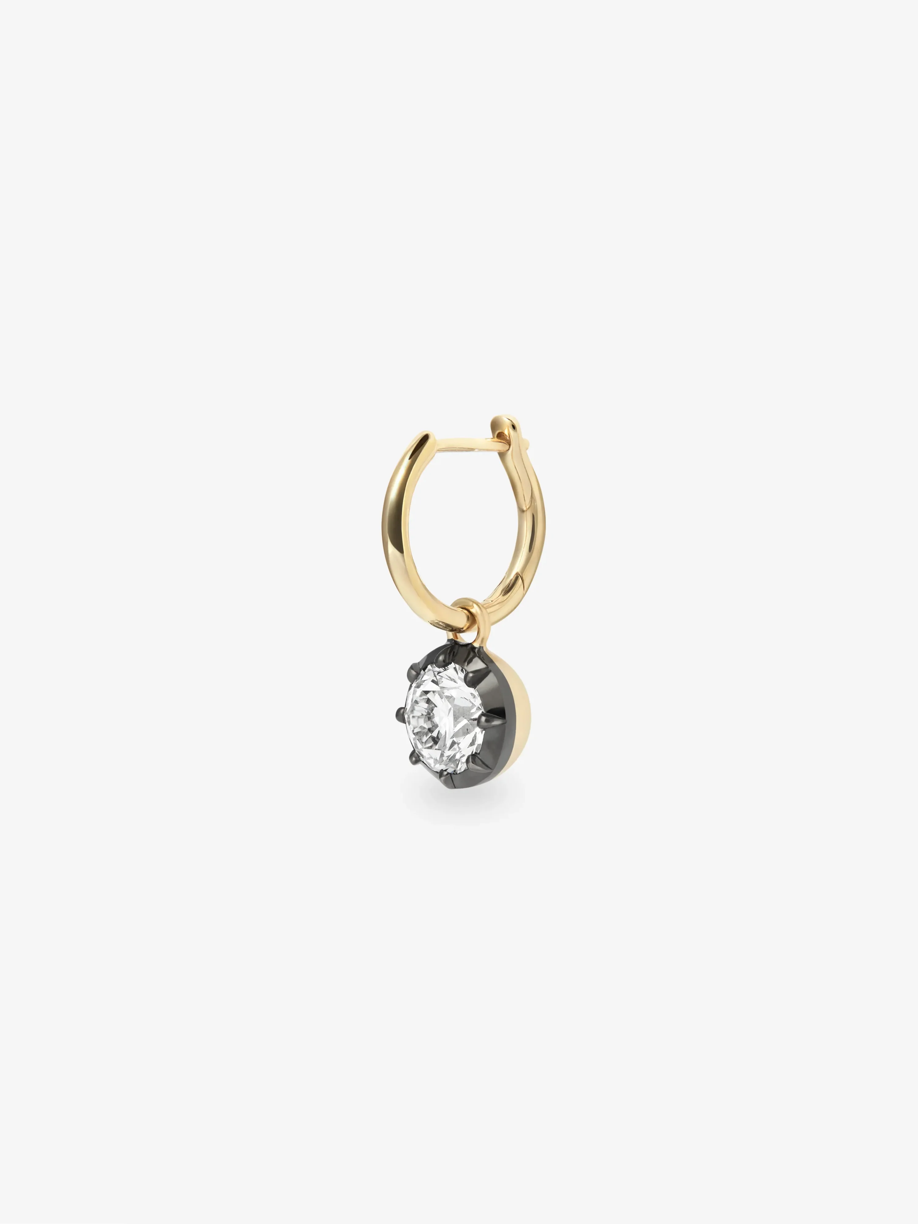 0.90ct Single Diamond & Blackened Gold Gypset Hoop Earring - Image 2