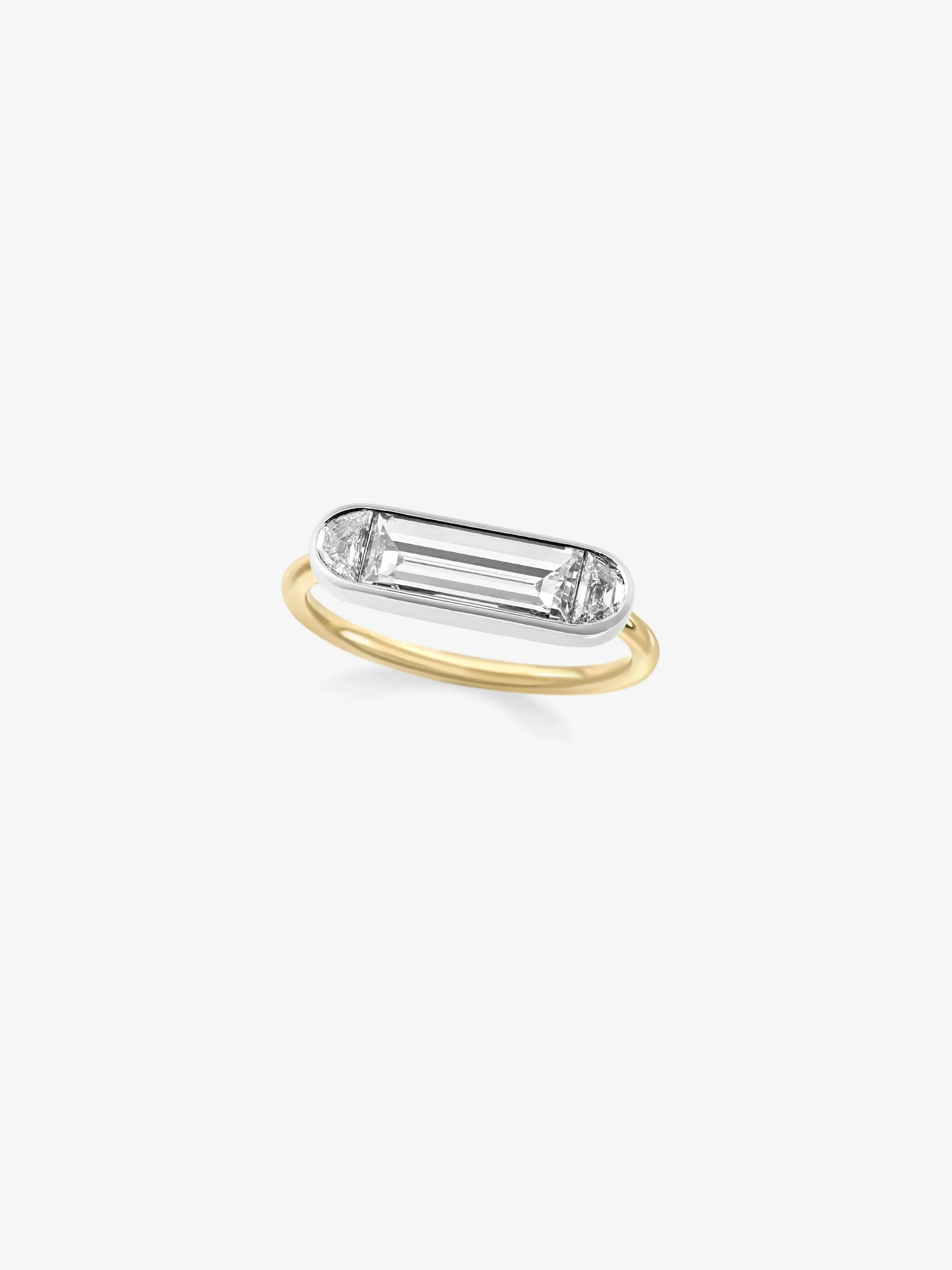 2.20ct East-West Diamond Capsule Ring - Image 2