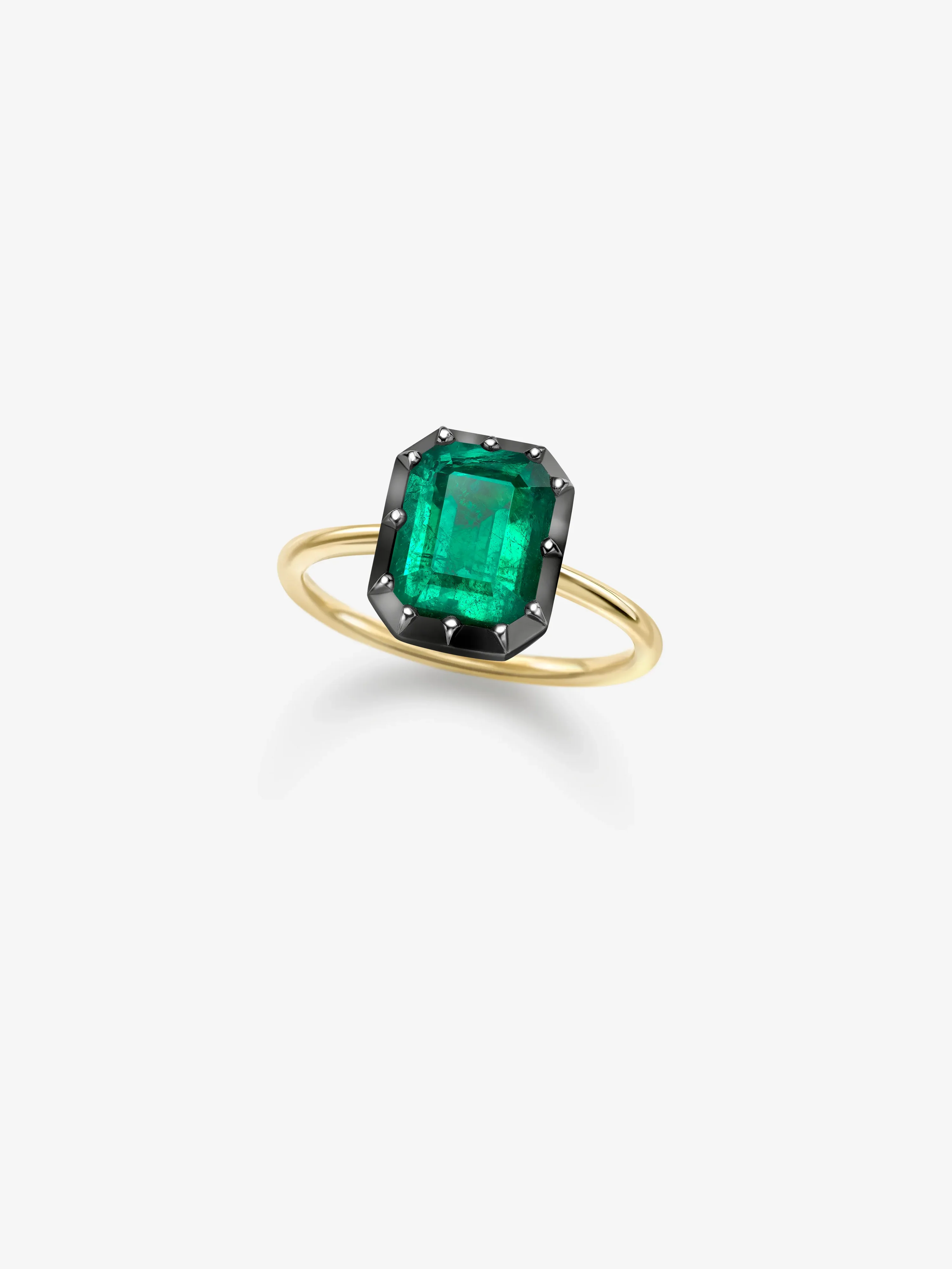 2.95ct Emerald Cut Emerald Button Back Ring - Image 2