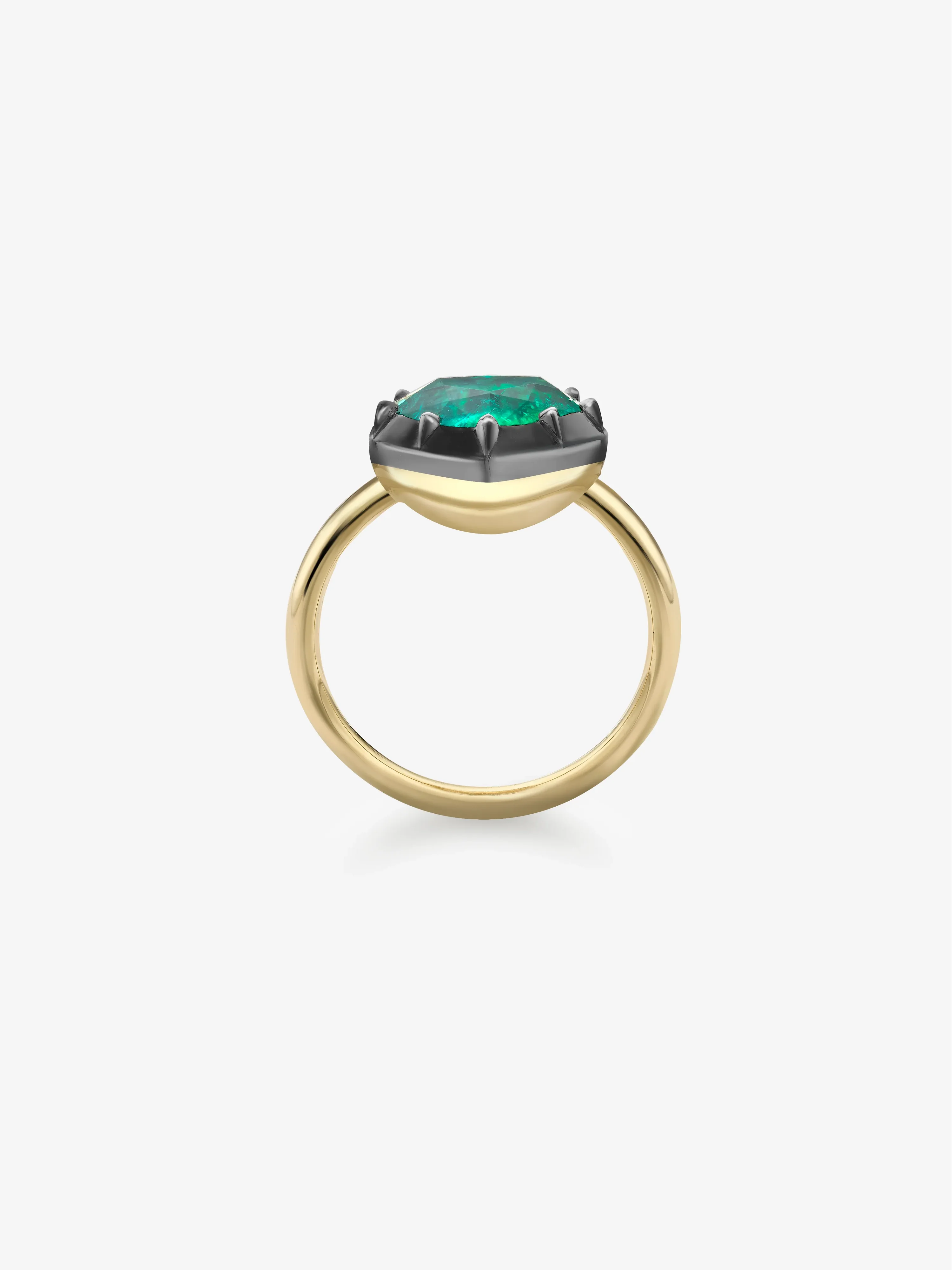 3.80ct Heart-Shaped Emerald Button Back Ring - Image 2