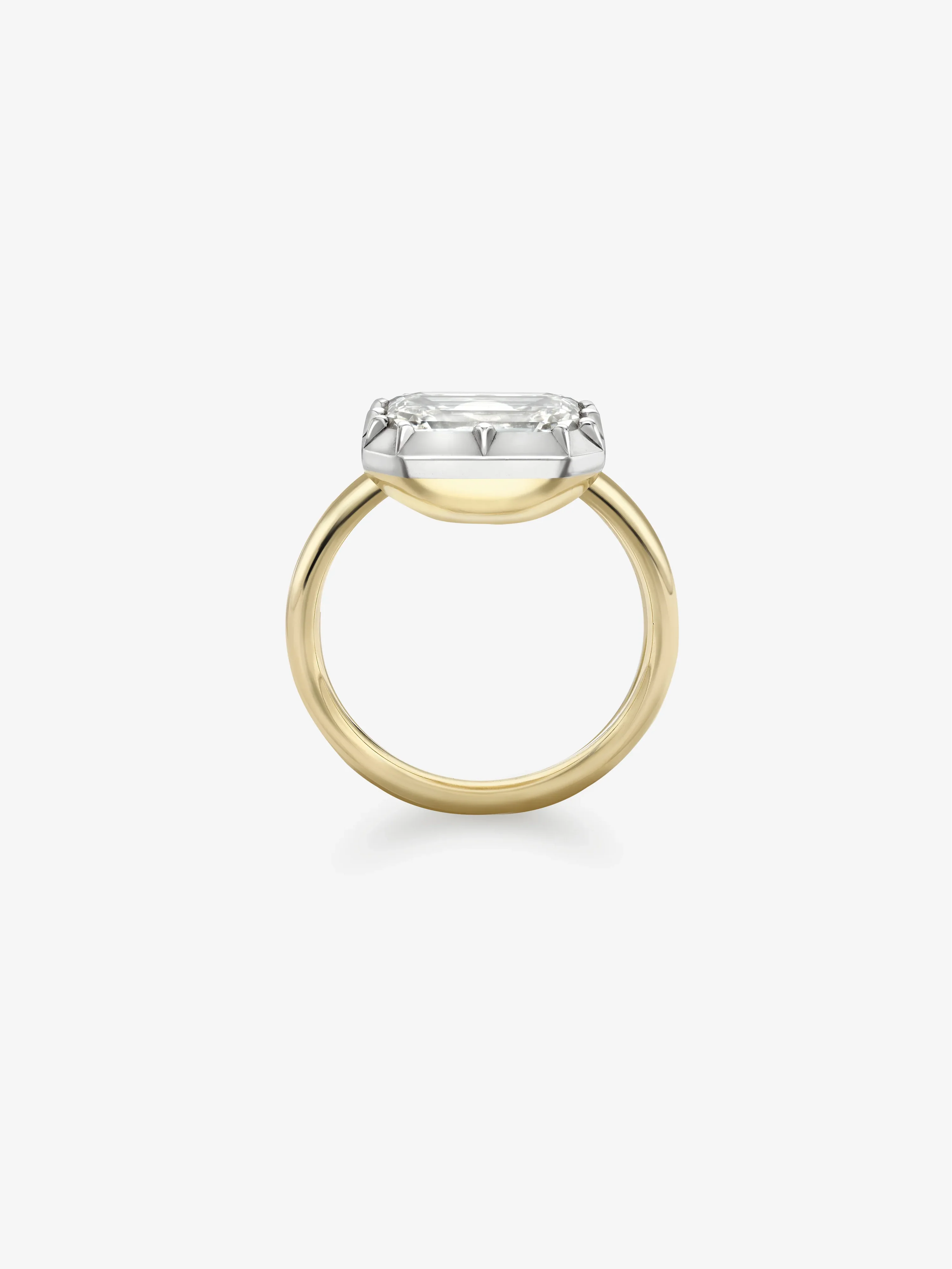 4.03ct East-West Emerald Cut Diamond Button Back Ring - Image 4