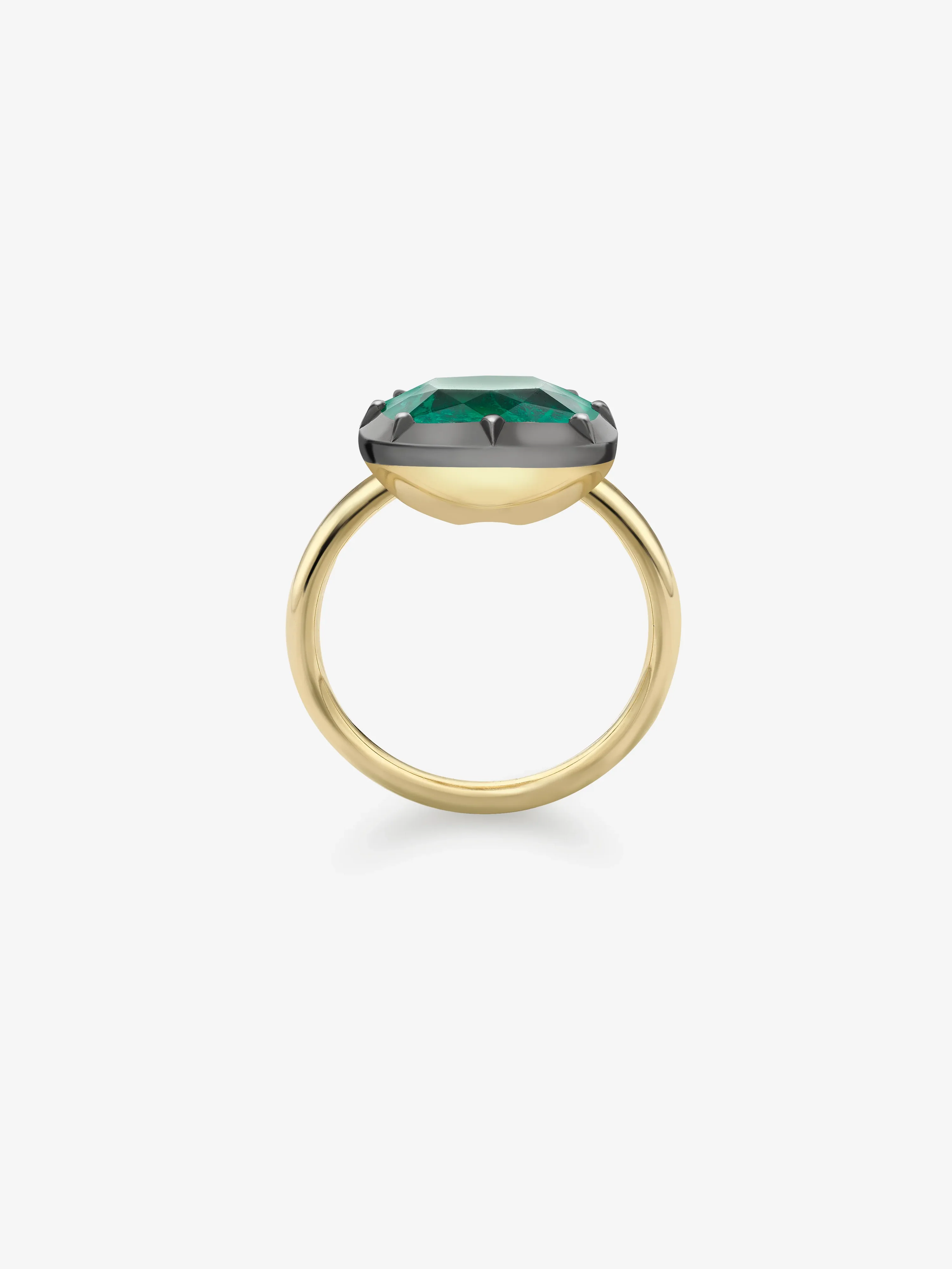 5.30ct East-West Cushion Emerald Button Back Ring - Image 4