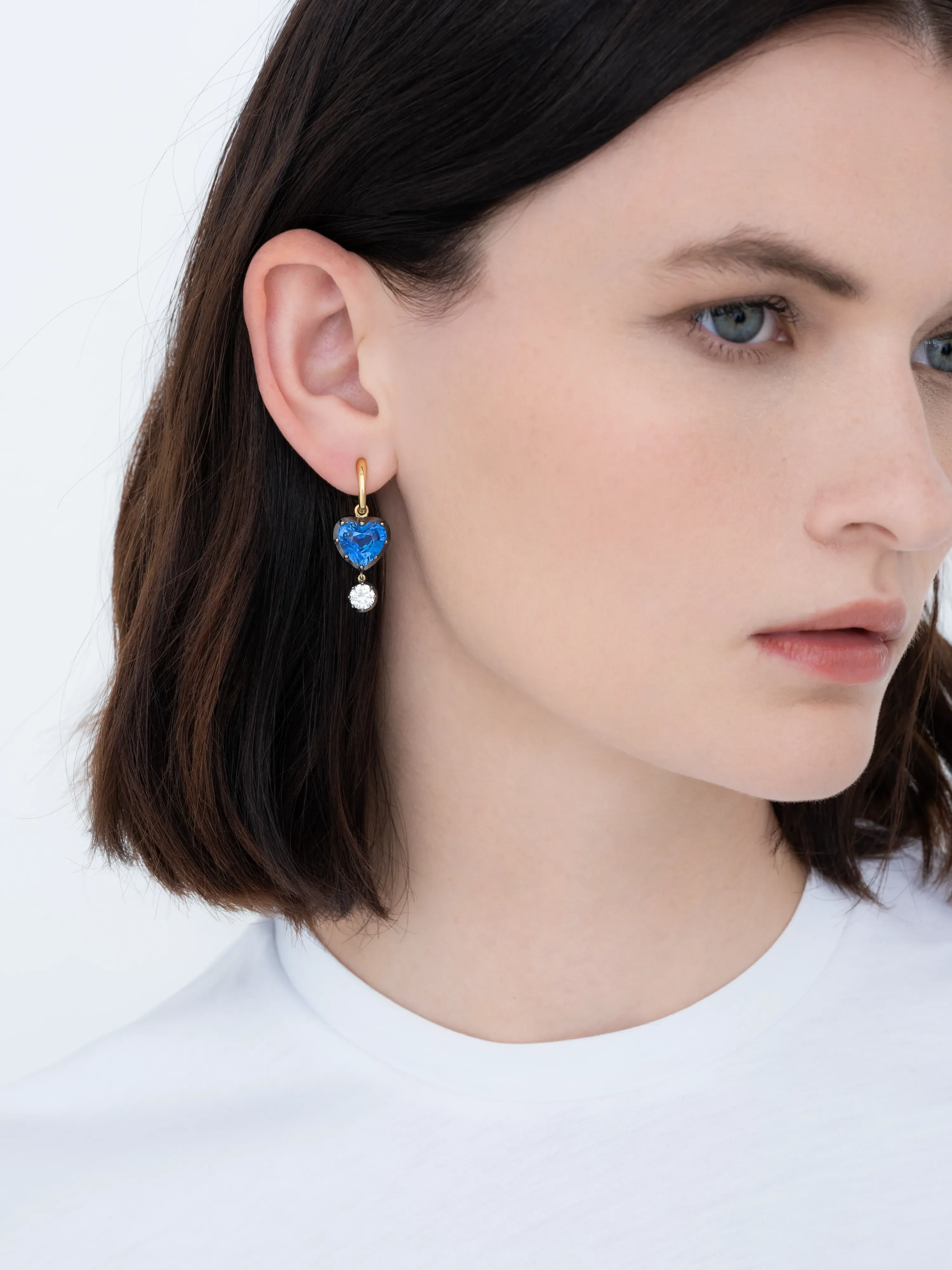 6.23ct Heart-Shaped Sapphire & Diamond Gypset Hoop Earrings - Image 3