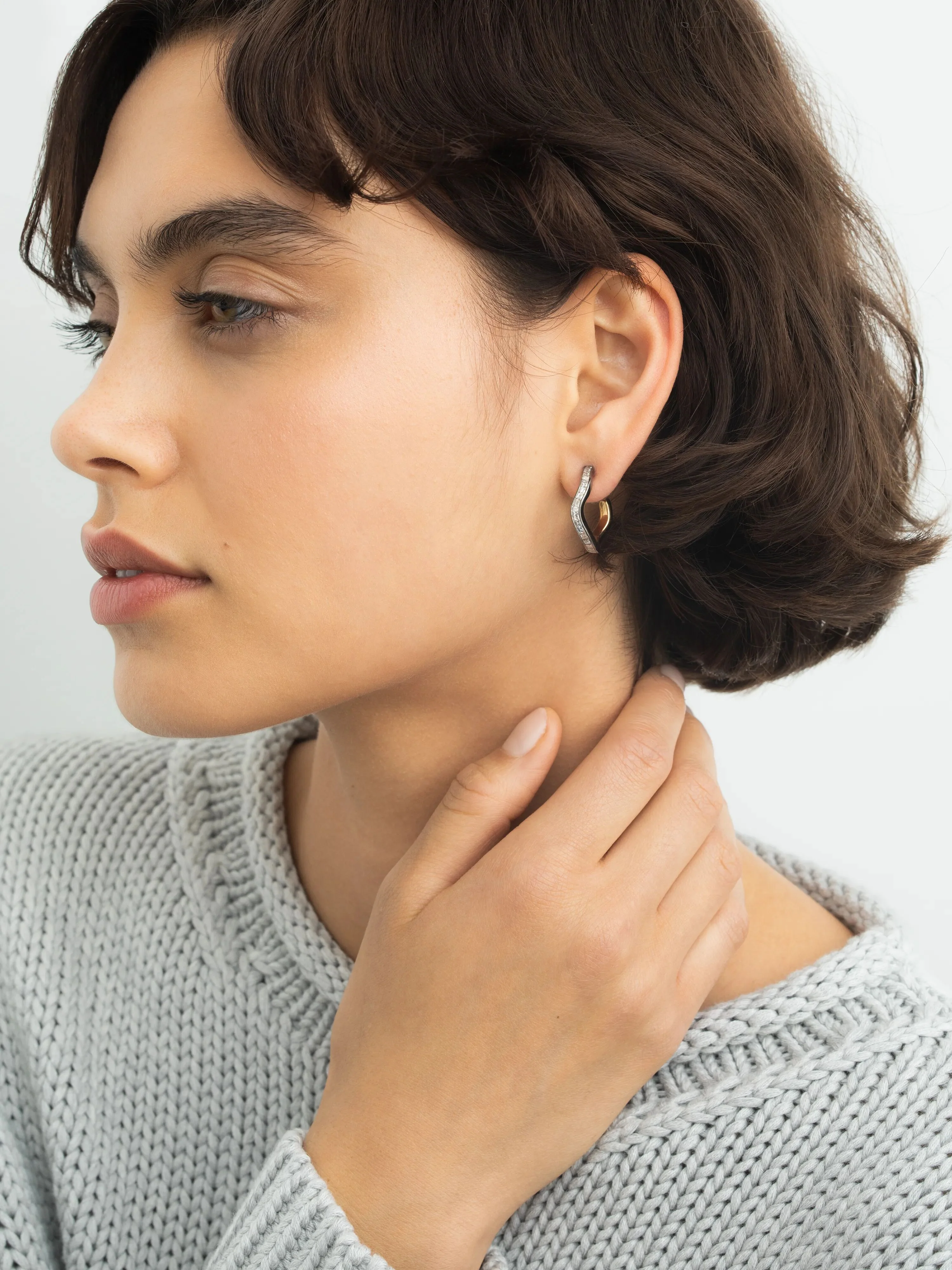 Carmela Carré Cut Diamond & Blackened Gold Spaghetti Hoop Earrings - Image 3