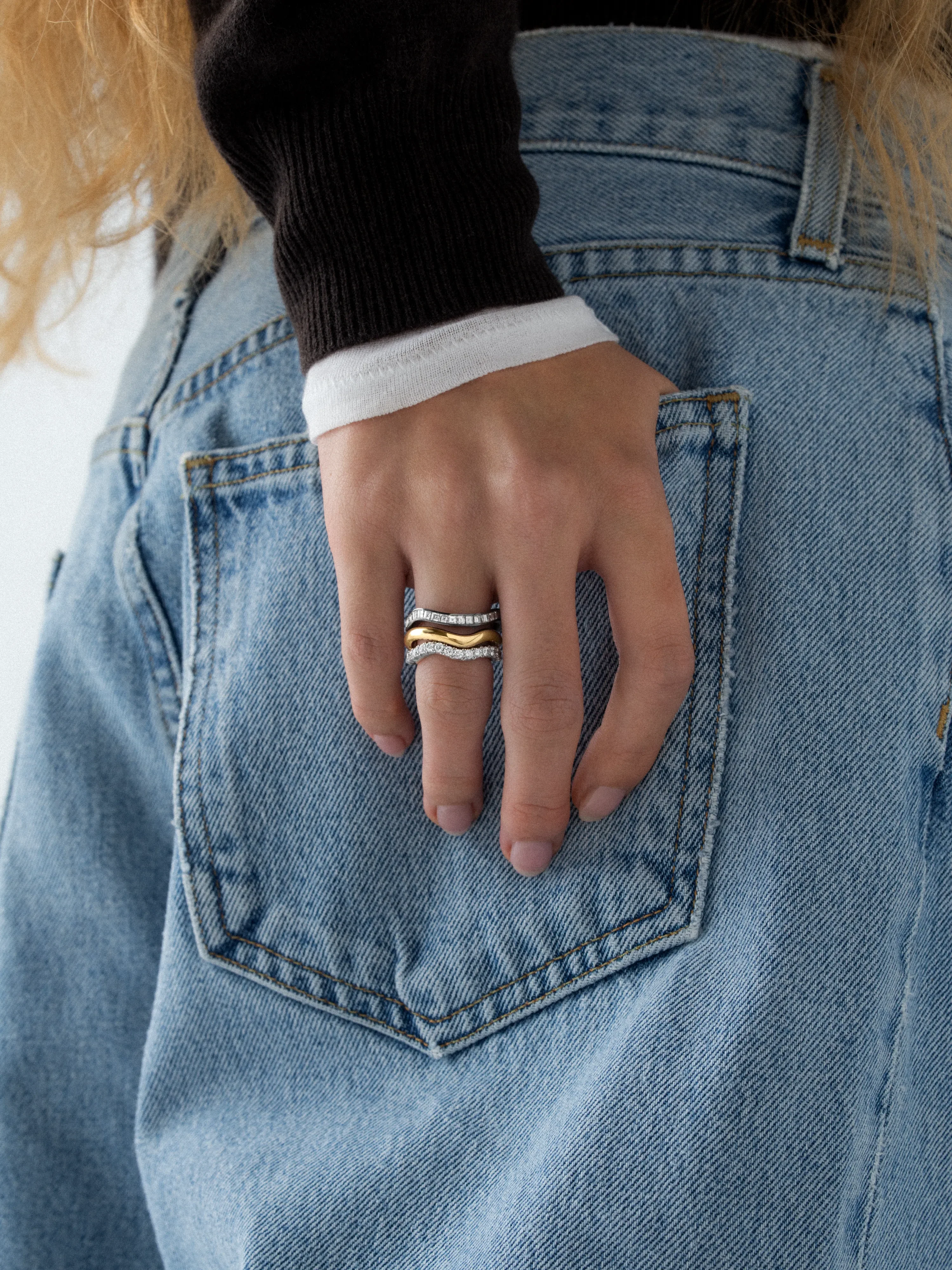 Carmela Spaghetti Hoop Yellow Gold Band - Image 3
