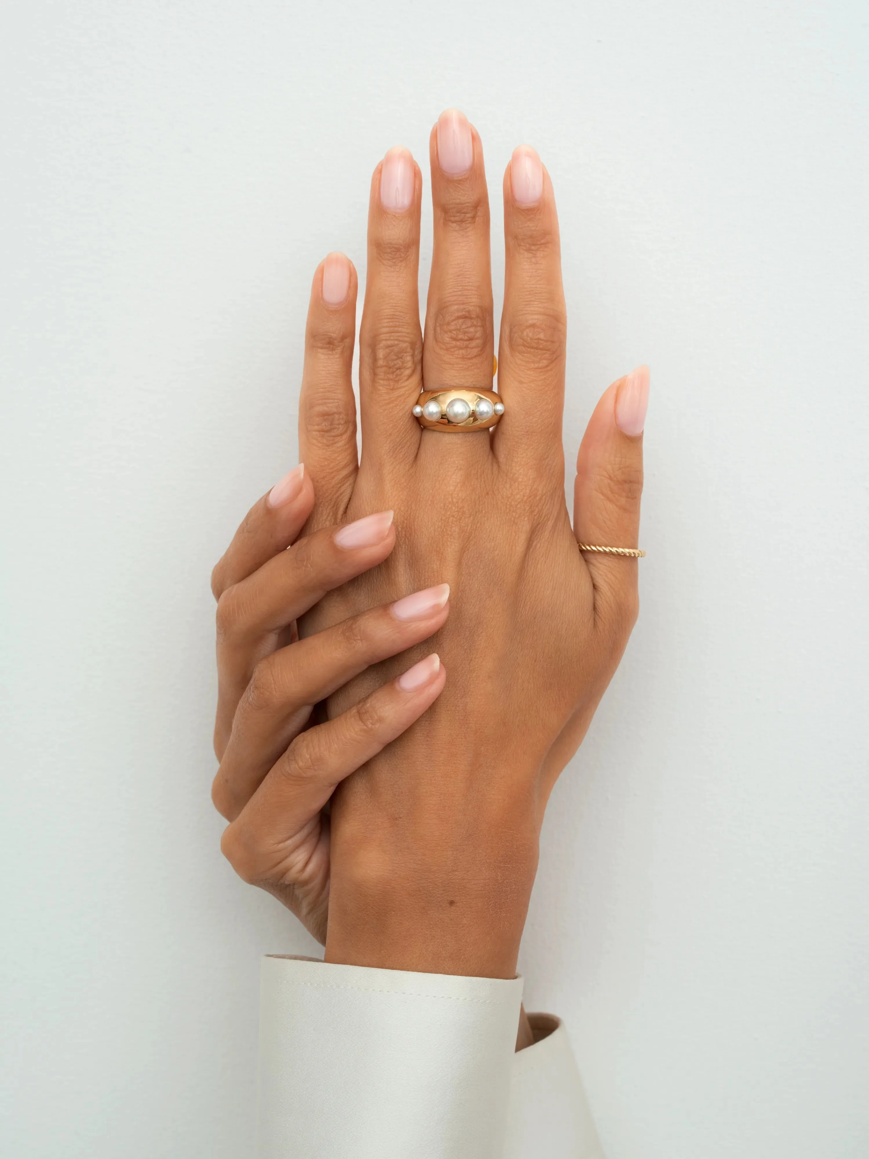 Petit Bouton Pearl Ring - Image 3