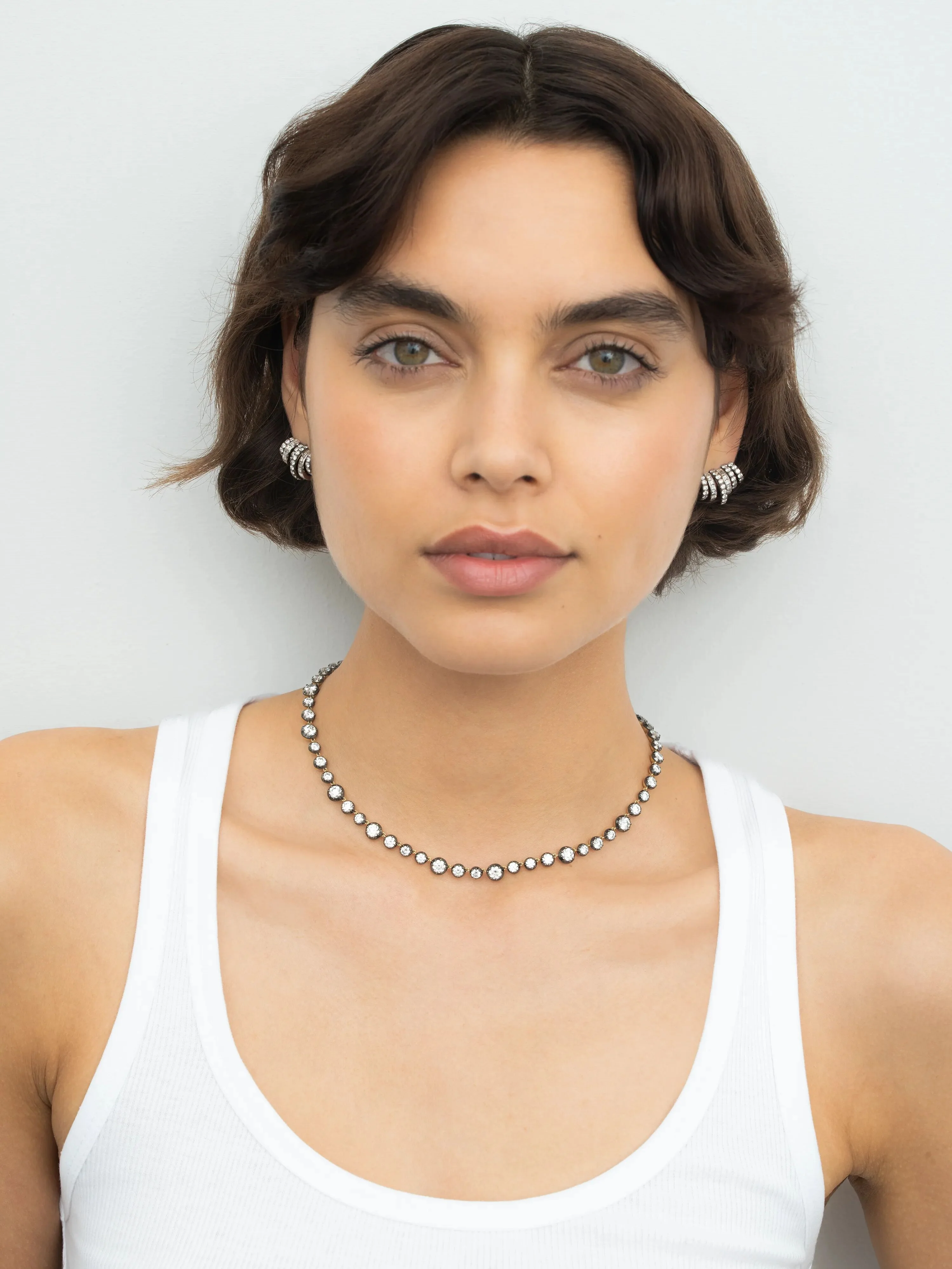 Signature 17ct Diamond Button Back Necklace - Image 3