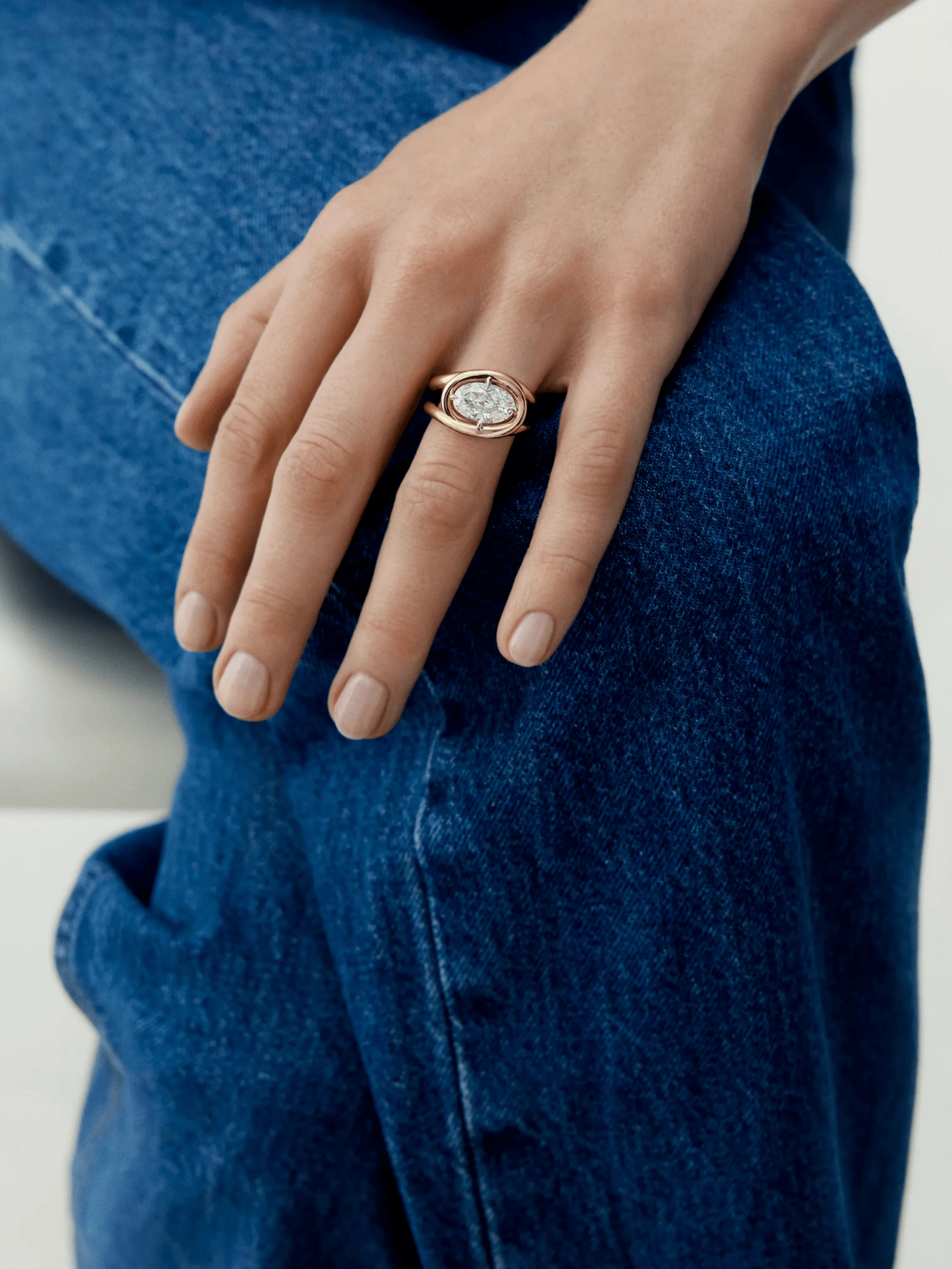 Twisted Gold 3.01ct Oval Diamond Ring - Image 3